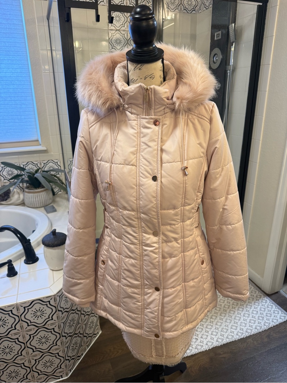 NWT - Liz Claiborne Faux Fur Hooded Puffer Jacket (S)